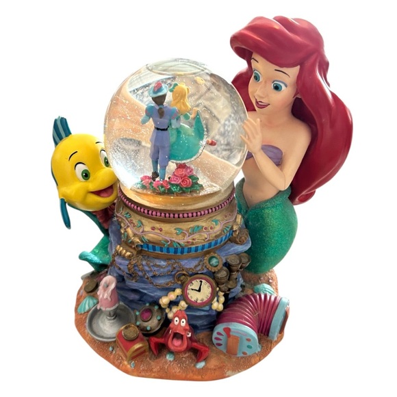Disney Ariel and Flounder under the sea musical snow globe - Picture 3 of 10